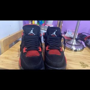 Jordan 4 red thunder clean new comes with box